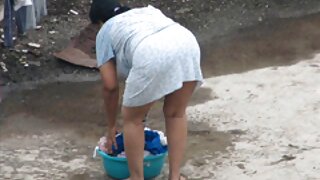 آسیایی آماتور فیلم حمام کردن دختر